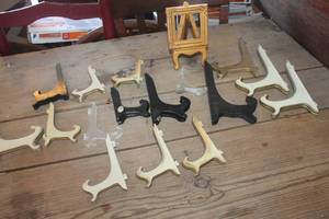 lot 4030 image: Lot of Easels and More