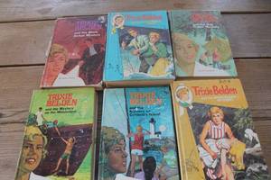 lot 4032 image: 6-Vintage Trixie Belden Books