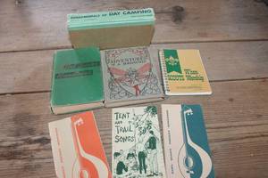 lot 4033 image: Vintage Brownie and Girl Scout Books