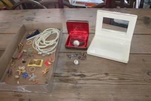 lot 4034 image: Vintage Jewelry, Timex Watch and More