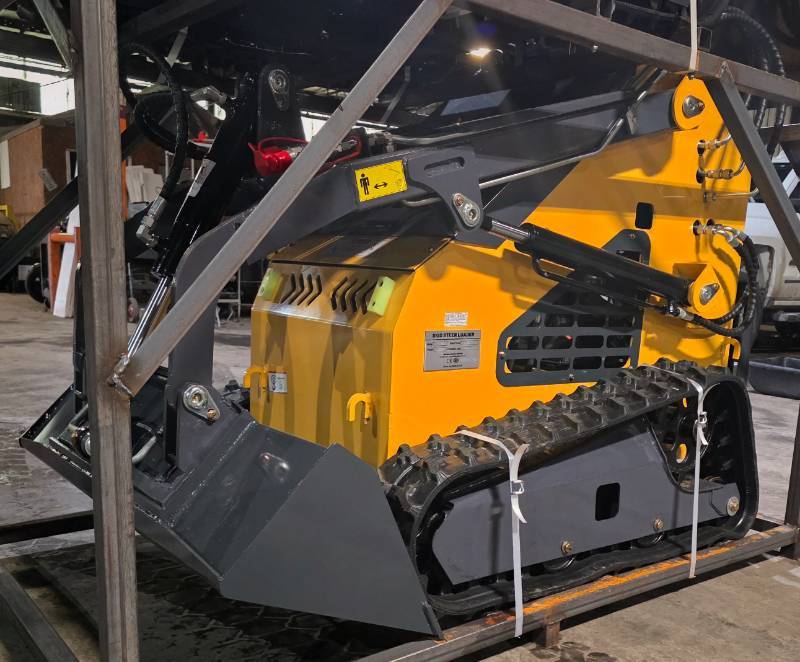 lot 6114 image: Unused Mini Skid Steer Loader  ZJZ-380 Yellow