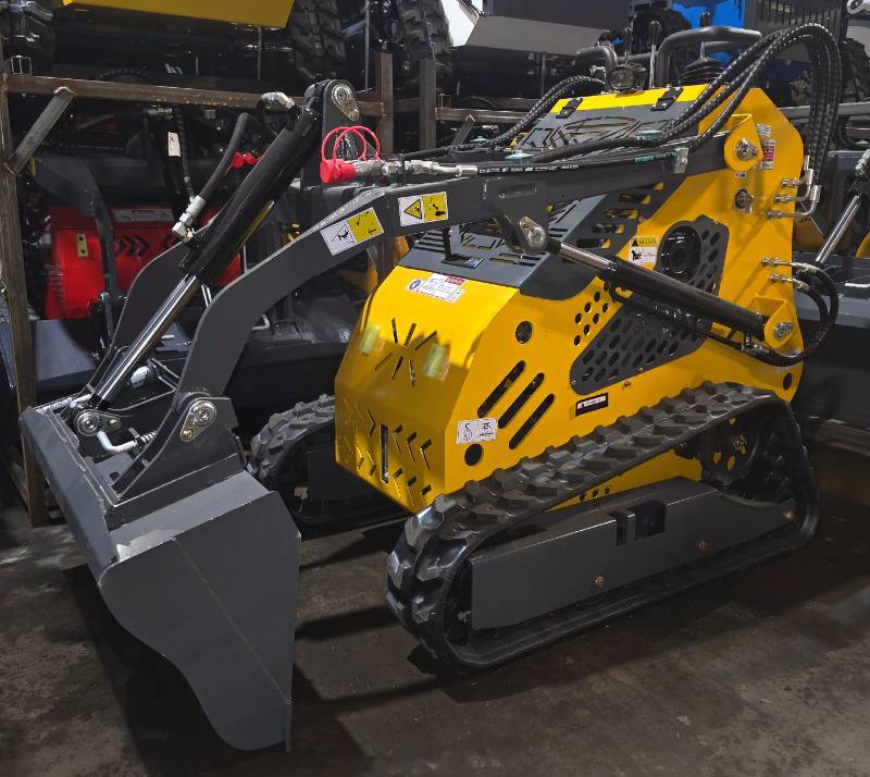 lot 5321 image: Up-Graded Design - Unused SDLANCH SDLL60 Hydraulic Mini Skid Steer Loader - Enhanced Hydraulic System Sealing - Reliable RATO 420 Engine