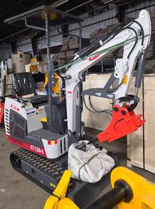 lot 5497 image: Package Deal Unused Battler BTTL ET12M-6 Excavator w Hydraulic Breaker and Bucket - 2426lb Operating Weight - Thumb Attachment - Briggs & Stratton Engine