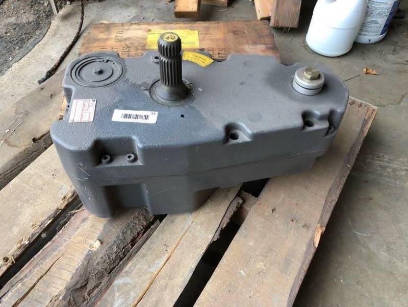 lot 33 image: Unused Massey Ferguson  Tractor Front Pto