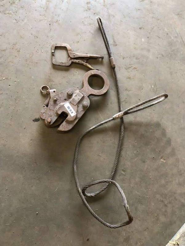lot 36 image: Cable Sling Vice grip Pliers and Vertical Plate Lifting Hoist
