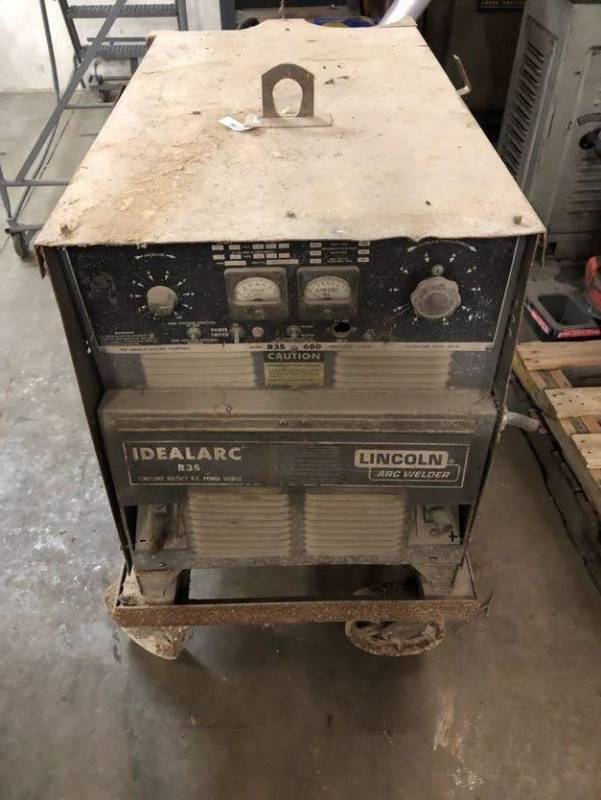 lot 53 image: Lincoln Idealarc R2S DC Welder