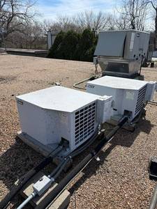 lot 10 image: Turbo Air Walk-in Cooler Condensing Unit  TH008MR404A2-T