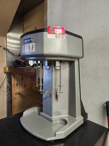 Waring Commercial Triple Spindle Drink Mixer | Model WDM360
