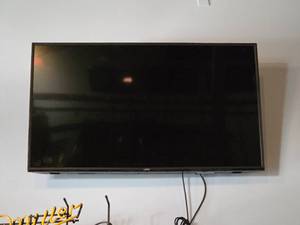 lot 4262 image: VIZIO Flat Screen TV