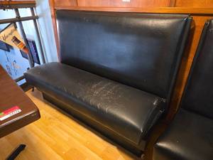 lot 4289 image: Black Leather Restaurant Booth Seating