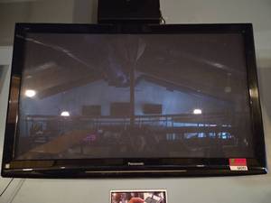 lot 4293 image: Panasonic 50in Flat Screen Television