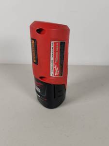 Milwaukee M12 1.5Ah Battery And Heated Gear Adapter