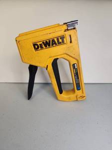 lot 115 image: DeWalt Heavy Duty Staple Gun