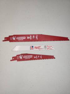lot 124 image: Diablo and Milwaukee Reciprocating Saw Blades Set