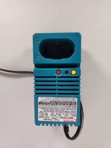 lot 139 image: Makita DC9700A Fast Charger