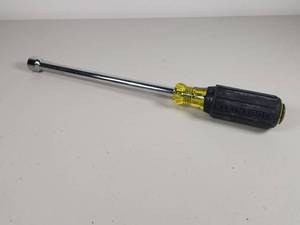 lot 142 image: Klein Tools 38 Magnetic Nut Driver