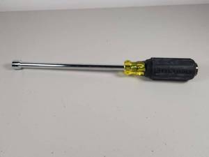 lot 143 image: Klein Tools 516 Magnetic Nut Driver