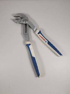 lot 153 image: Lenox Groove Joint Pliers LXHT90551