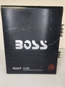 lot 203 image: Boss Riot R1100M Monoblock Amplifier