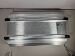 lot 210 image: Cadence Q2400 Car Audio Amplifier