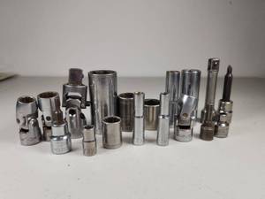 lot 286 image: Craftsman Chrome Socket Set