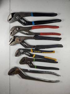 lot 302 image: Mixed Brand Adjustable Pliers Collection