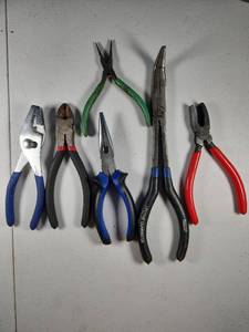 lot 304 image: Mixed Pliers Tool Set