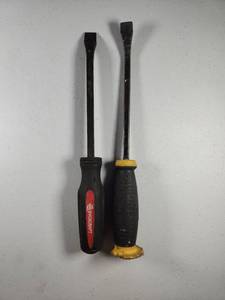 lot 307 image: Trim Removal Prybars NAPA