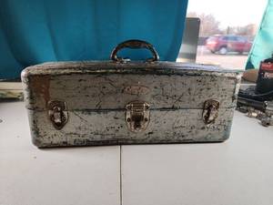 lot 312 image: Union Steel Tool Box