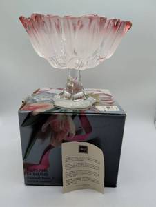 lot 99505 image: Mikasa Tulips Pink Crystal Footed Bowl