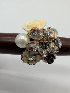 lot 99641 image: Floral Crystal Pearl Statement Ring