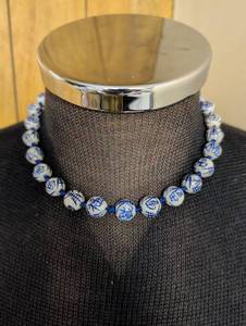 lot 99647 image: Chinese Blue and White Porcelain Bead Necklace