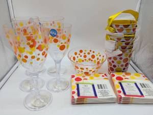 lot 99667 image: Polka Dot Party Set - Wine Glasses, Bowls and Napkins