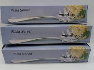 lot 99689 image: Wm. A. Rogers 11-inch Silver plated Pasta Servers - Set of 3