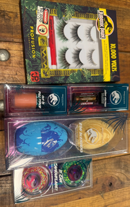 lot 5386008 image: 3 pair faux mink lash set, duo chrome eye shadow, liquid blush, egg blenders, holo facebody glitter gel - Retail $60