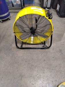 lot 5386107 image: Yellow Industrial Floor Fan - Retail $0