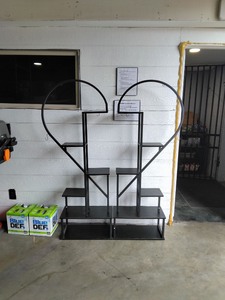 lot 5386119 image: Heart shaped set of shelves  - Retail $0