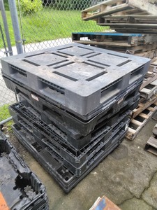 lot 5386125 image: Stack of Pallets - Retail $0