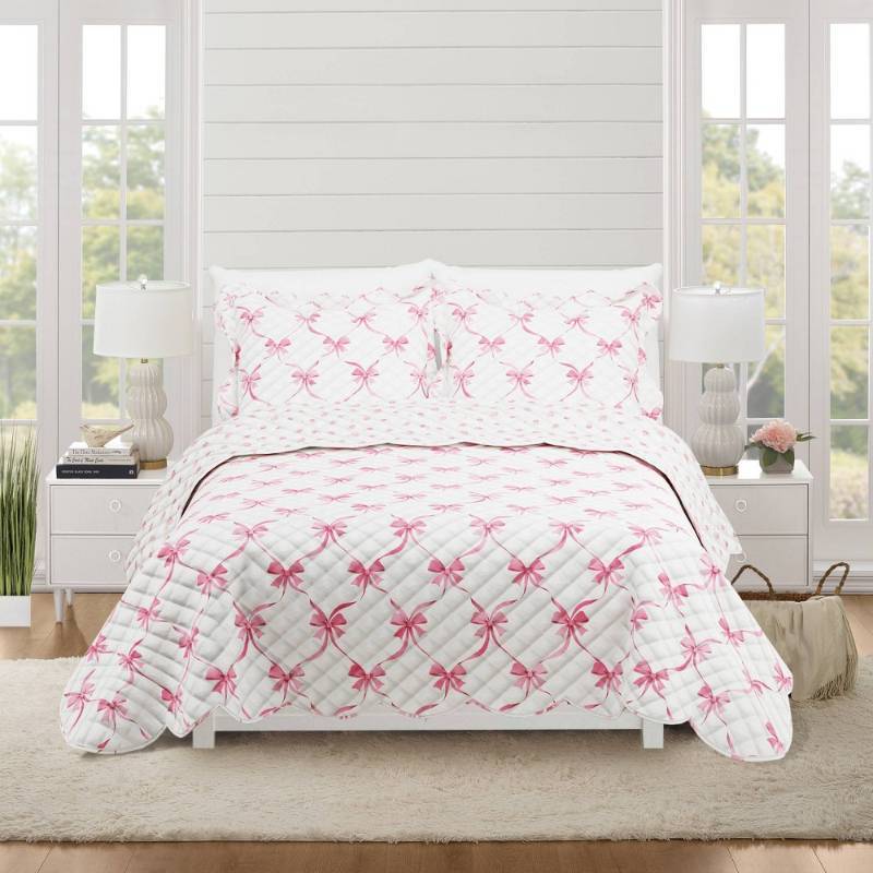 lot 1035 image: Modern Heirloom FullQueen Sweet Bows Quilt
