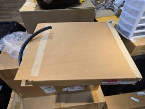 lot 1322 image: Conduit Self-Adhesive Seal 69200018T