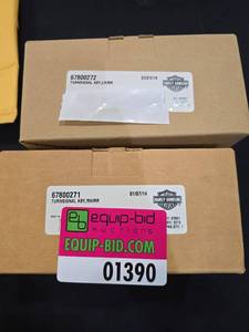 lot 1390 image: Harley-Davidson Turn Signal Assembly 67800271272