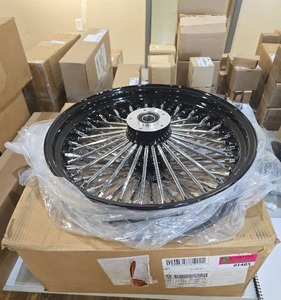 lot 1405 image: DNA Specialty 18-inch Black and Chrome Spoke Wheel