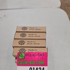 lot 1424 image: (19) Harley-Davidson Spark Plug Set No. 3-4  Part #32337-04