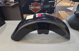 lot 1467 image: 1996-2013 Harley-Davidson Touring Front Fender