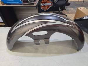 lot 1469 image: Harley-Davidson Custom Front Fender with Diamond Graphics - Fits 23in Wheel