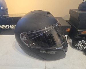 lot 9053 image: Harley-Davidson Matte Black Full Face Motorcycle Helmet - Size 2XL