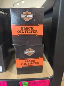 lot 9171 image: (8) Harley-Davidson Black Oil Filters 63806-00Y