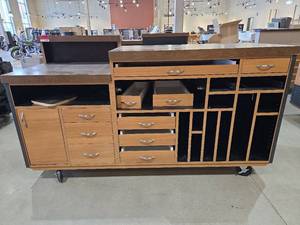 lot 11087 image: Harley-Davidson Commercial Service Counter