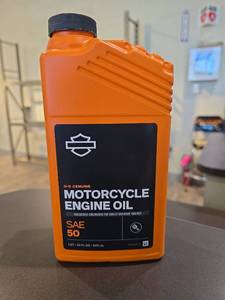 lot 9194 image: (14) Harley-Davidson SAE 50 Motorcycle Engine Oil - 1 Quart