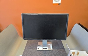 lot 9248 image: Dell Professional 22-inch LED Monitor